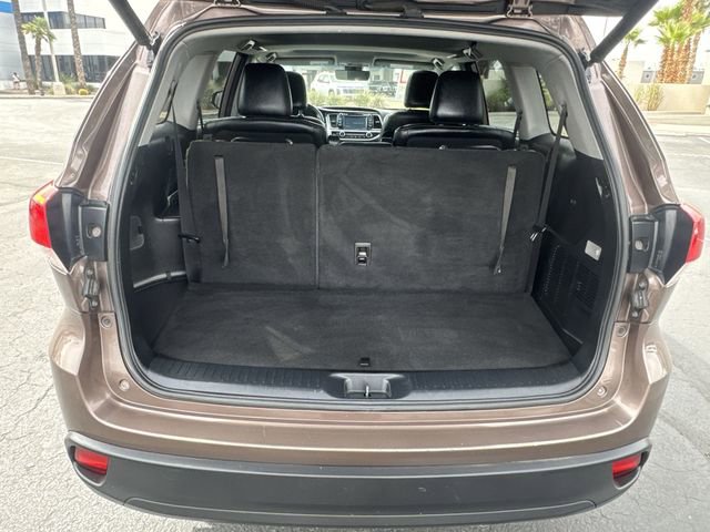 Used 2018 Toyota Highlander XLE FWD image 26