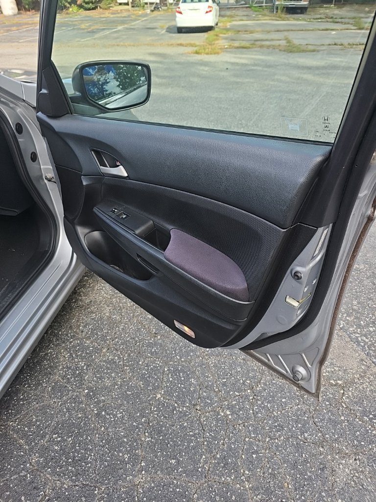 Used 2009 Honda Accord LX-P image 25