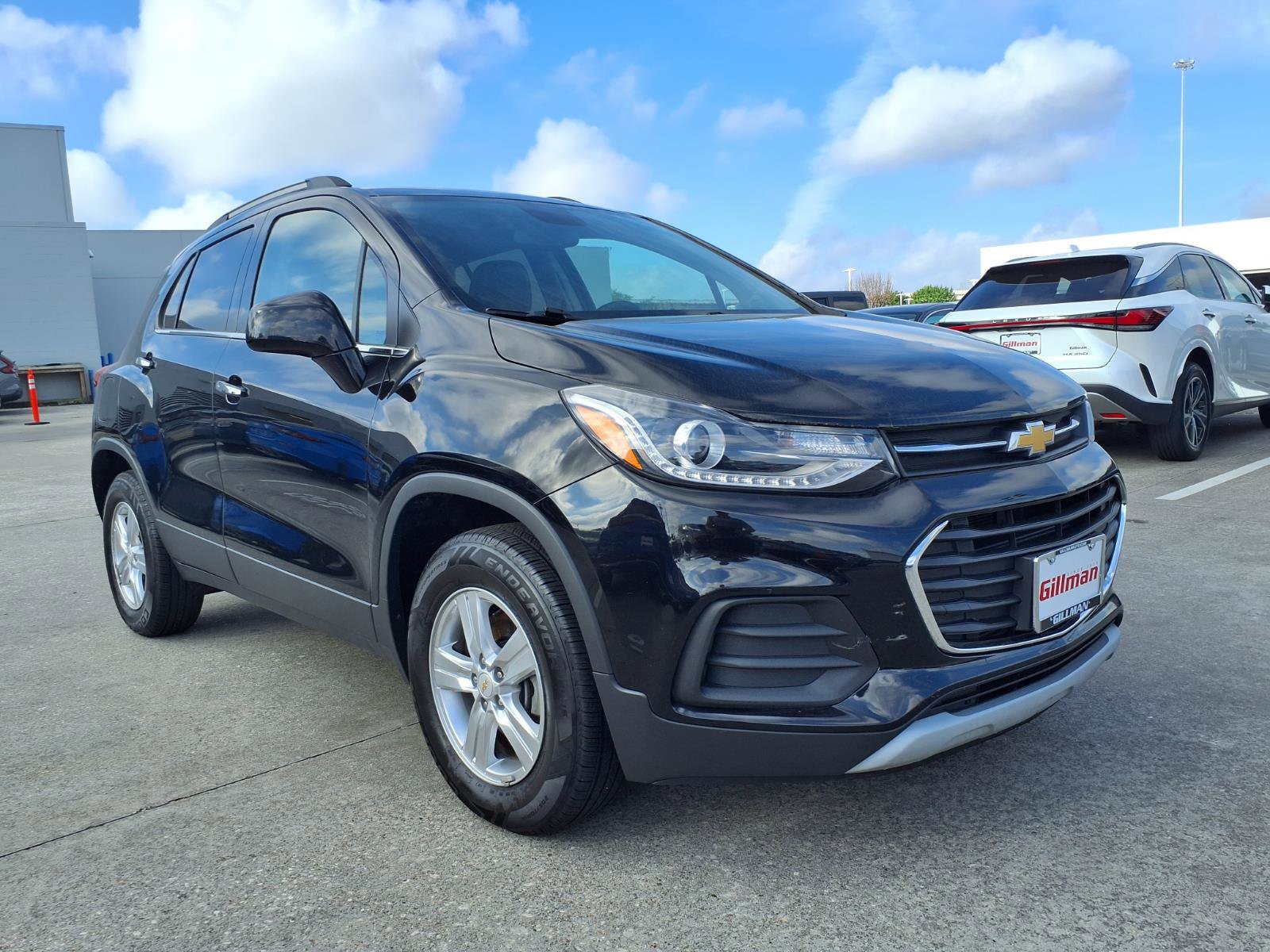 Used 2019 Chevrolet Trax LT w/ LT Convenience Package image 2