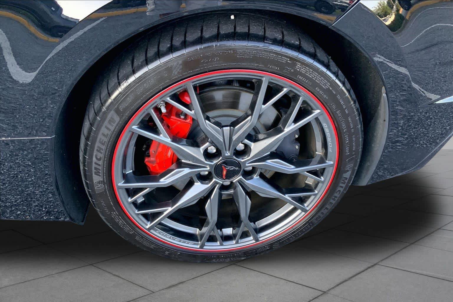 Used 2024 Chevrolet Corvette Stingray Premium Cpe w/ Z51 Performance Package RWD image 10