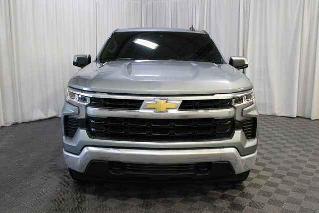 Used 2025 Chevrolet Silverado 1500 LT image 2