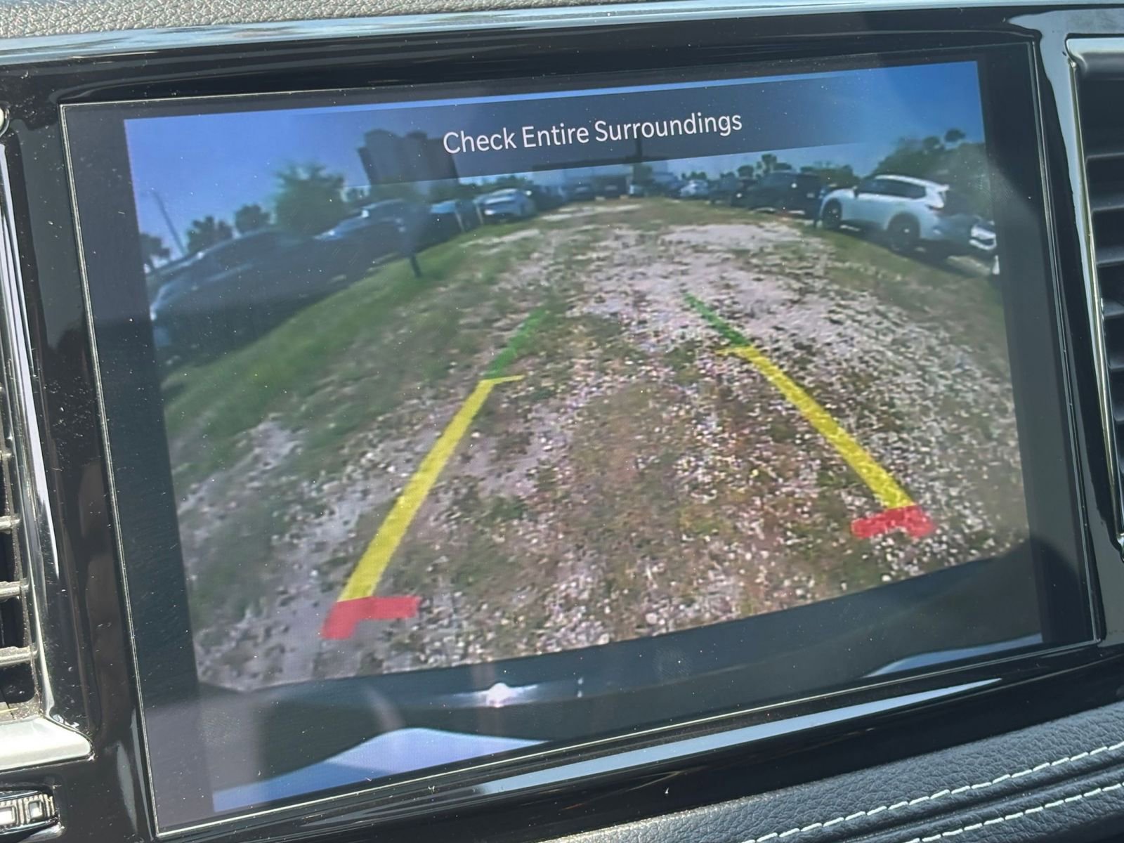 Used 2025 Chrysler Pacifica Limited FWD image 27