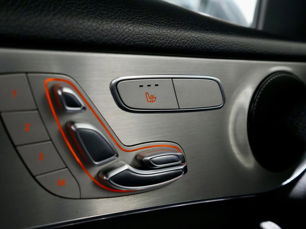 Used 2019 Mercedes-Benz GLC 300 image 23