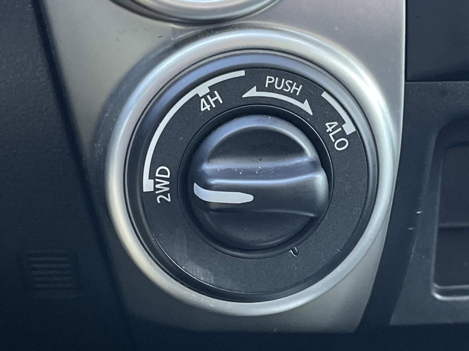 Used 2019 Nissan Titan PRO-4X image 28