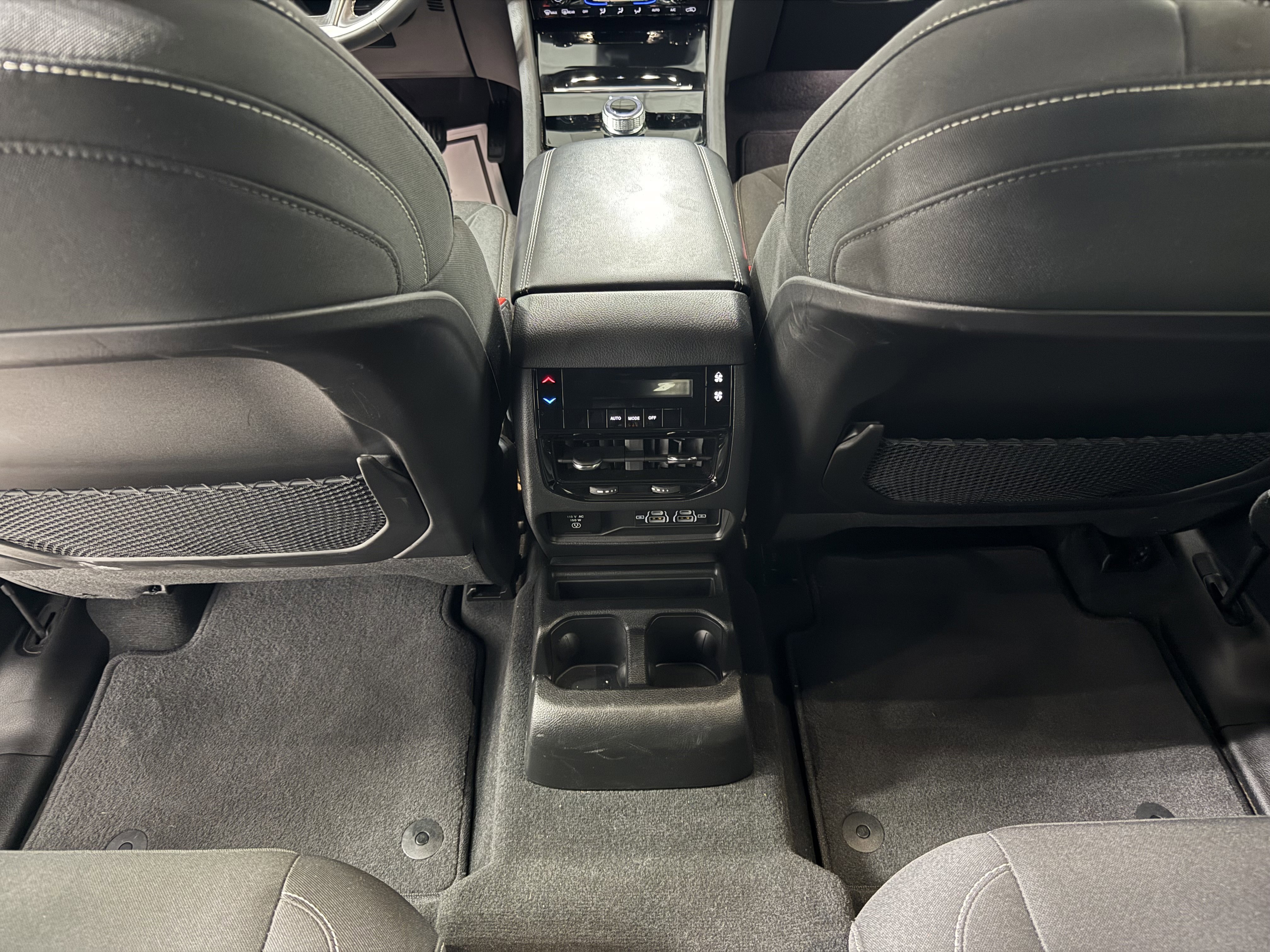 Used 2024 Jeep Grand Cherokee L Laredo w/ Luxury Tech Group I image 23