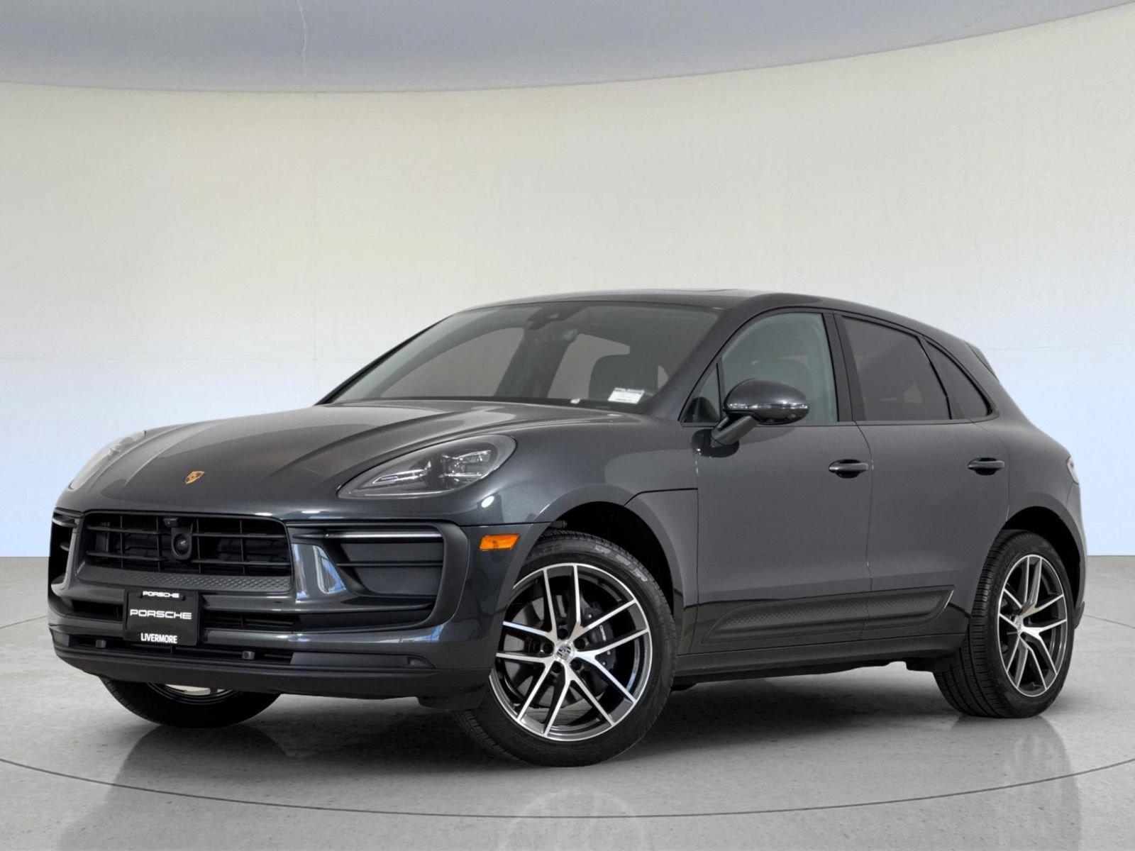 Certified 2025 Porsche Macan w/ Premium Package Plus AWD/4WD image 1