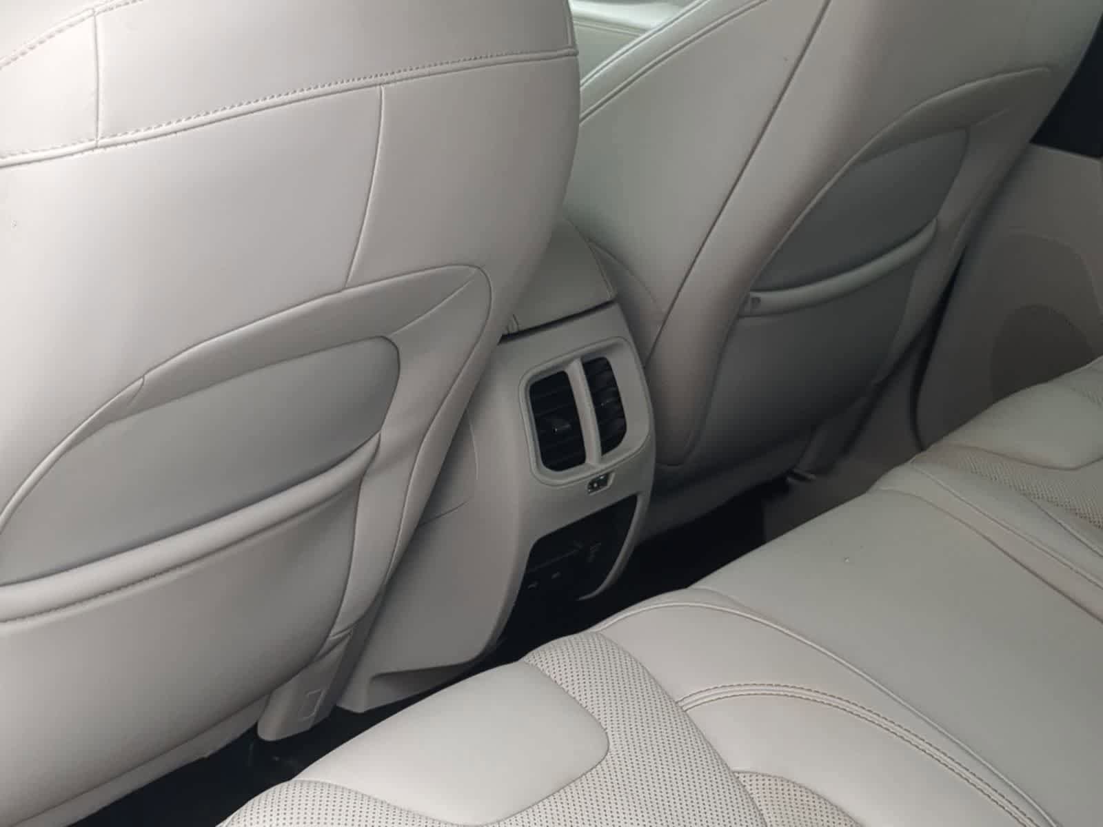 Certified 2019 Jeep Cherokee Limited AWD/4WD image 18