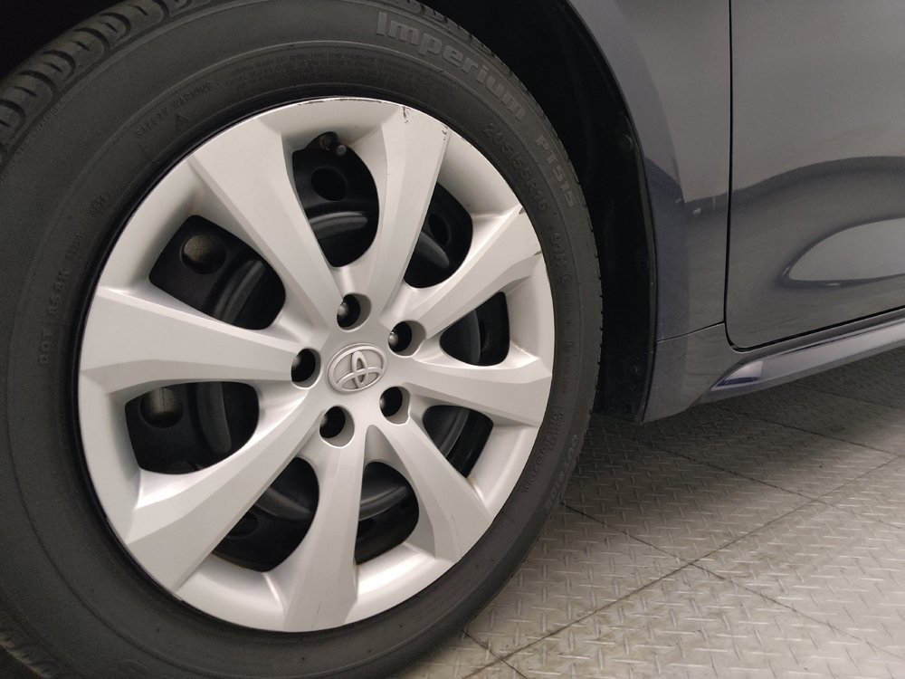 Used 2022 Toyota Corolla LE FWD image 31