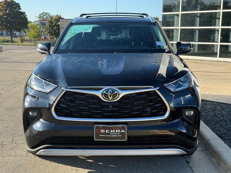 Used 2023 Toyota Highlander Platinum image 8