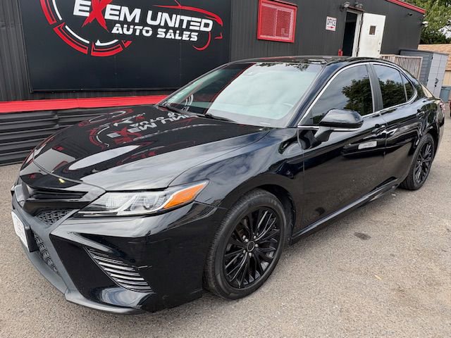 Used 2018 Toyota Camry SE w/ Audio Package FWD image 2