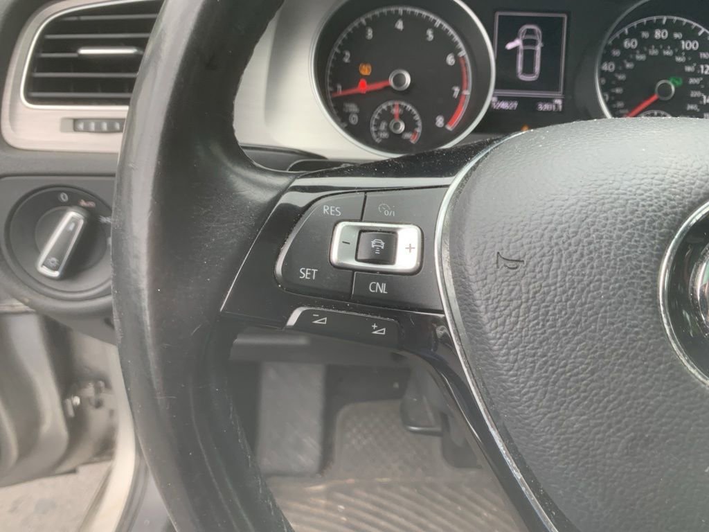 Used 2016 Volkswagen Golf Limited Edition FWD image 12