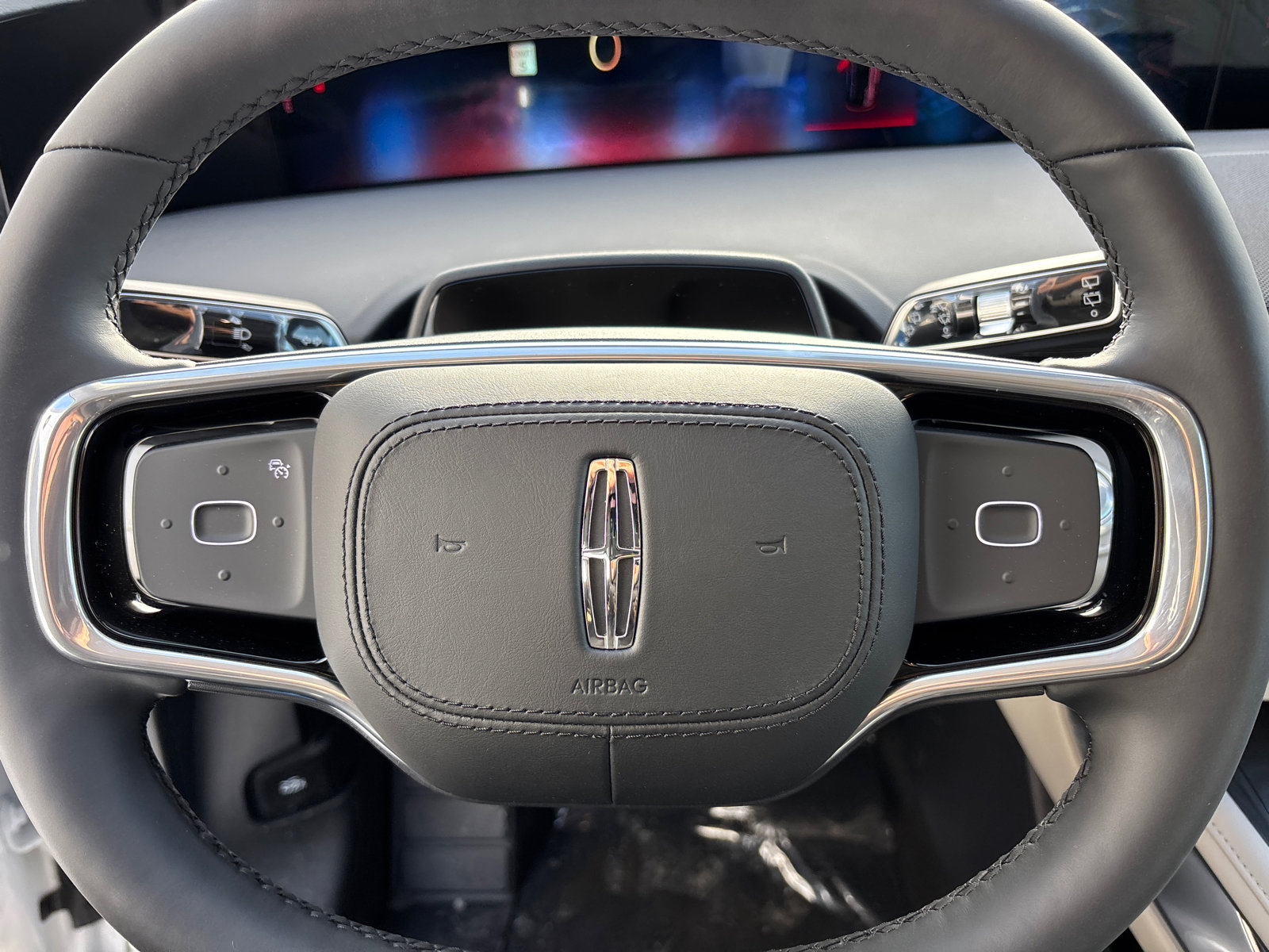 New 2026 Lincoln Nautilus Reserve image 16