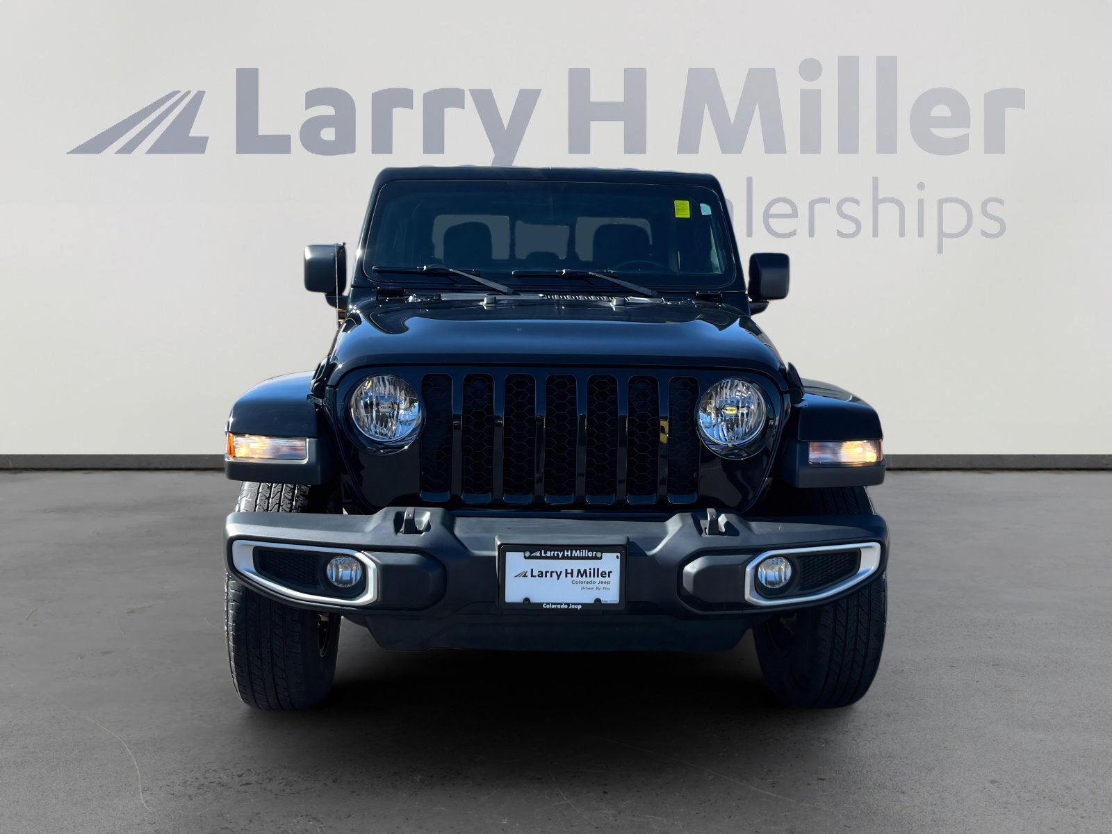 Used 2022 Jeep Gladiator Sport image 8