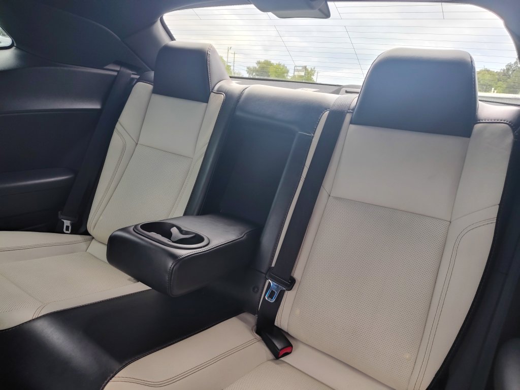 Used 2016 Dodge Challenger SXT Plus RWD image 9