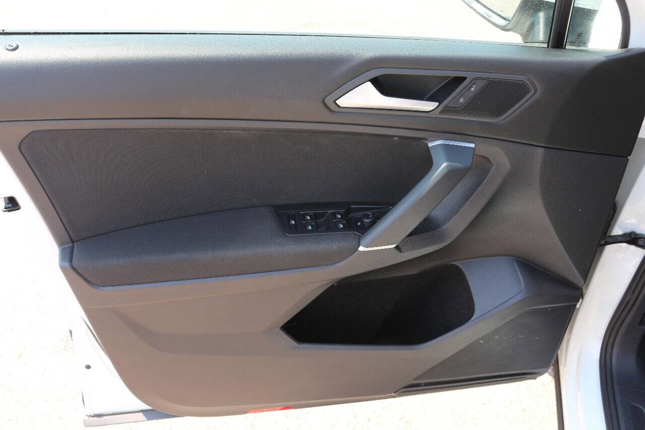 Used 2020 Volkswagen Tiguan S image 8