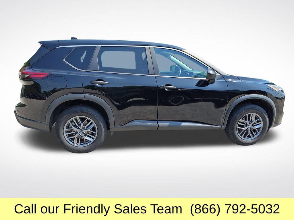 Used 2024 Nissan Rogue S AWD/4WD image 7