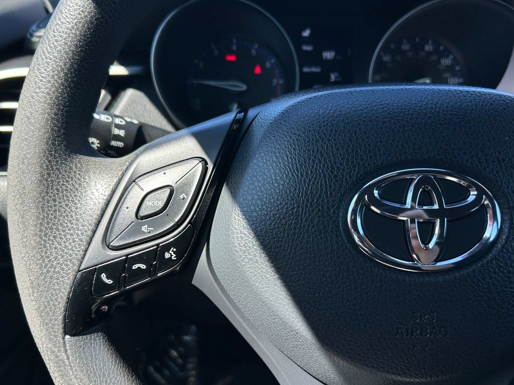 Used 2019 Toyota C-HR LE FWD image 18