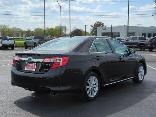 Used 2014 Toyota Camry XLE w/ Leather Package FWD image 5