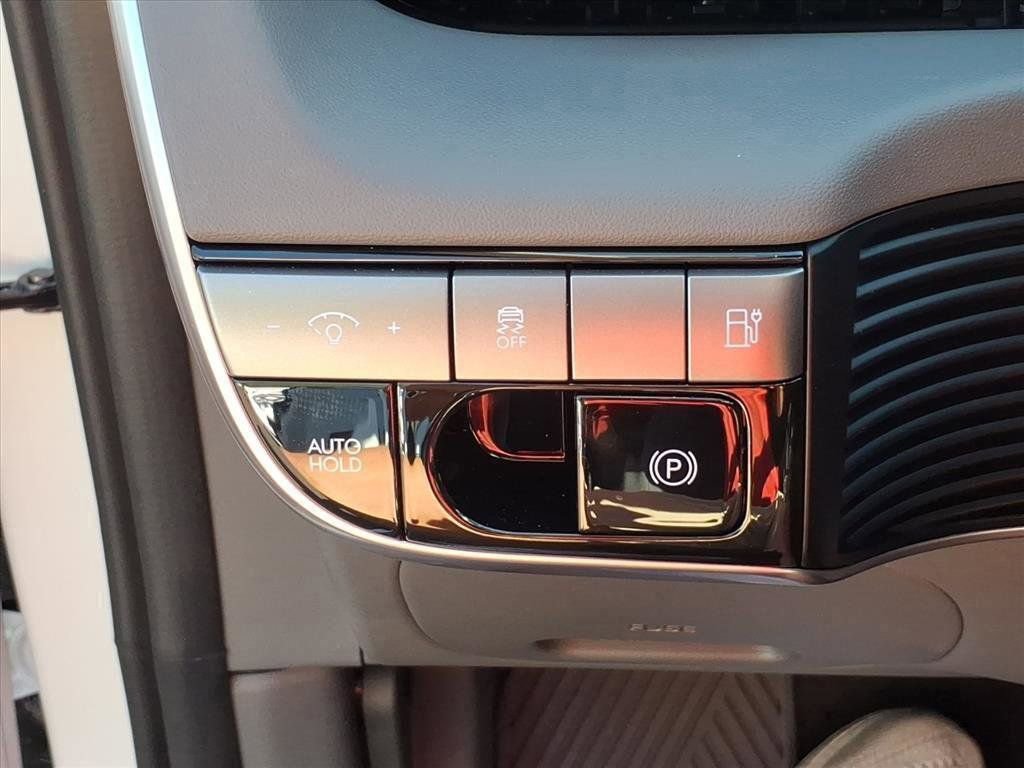 New 2025 Hyundai Ioniq 5 SE image 17