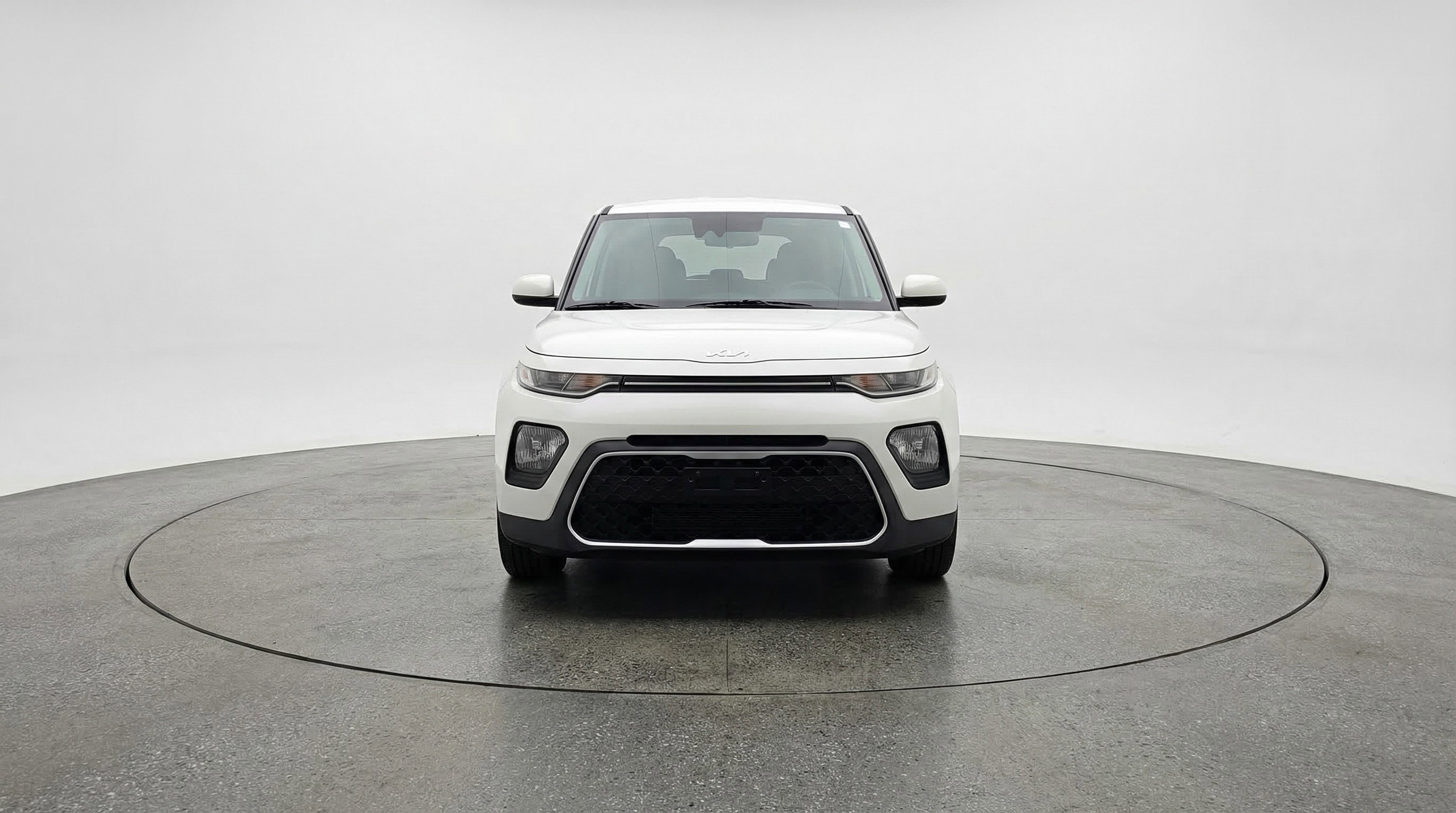 Used 2025 Kia Soul LX w/ LX Technology Package FWD image 2
