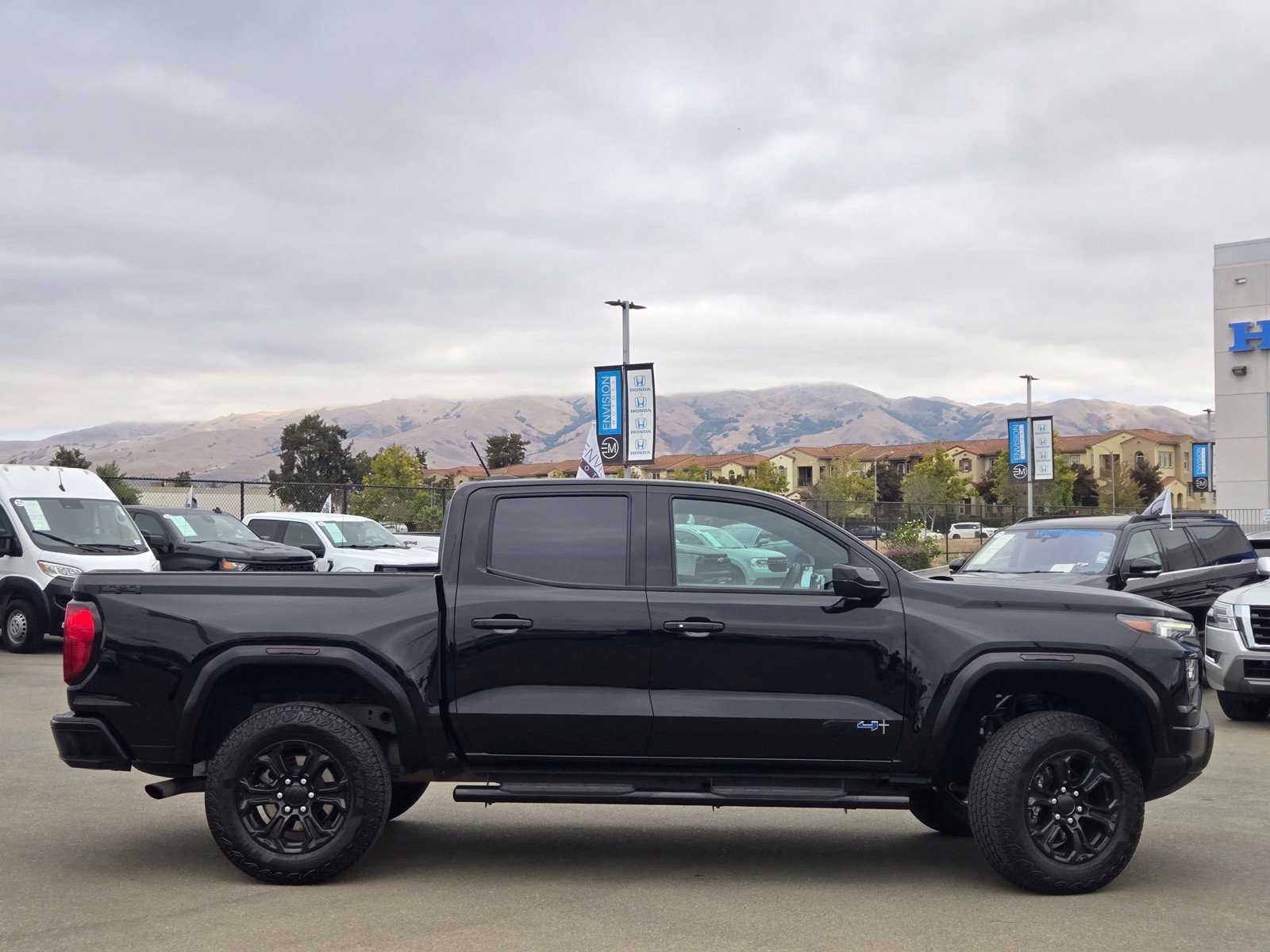 Used 2023 GMC Canyon AT4 AWD/4WD image 8
