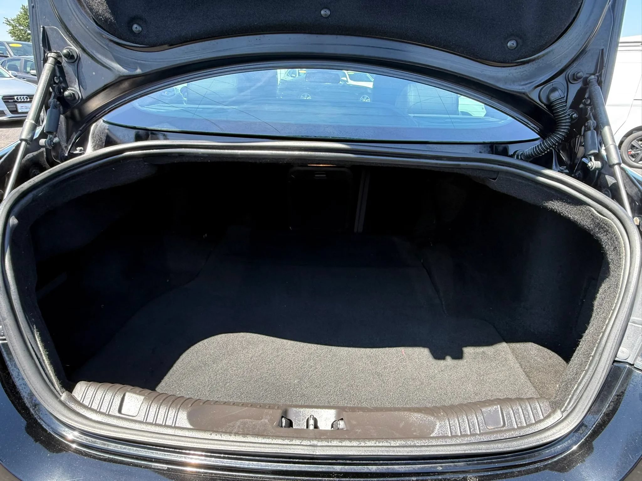 Used 2015 Jaguar XF Portfolio RWD image 34
