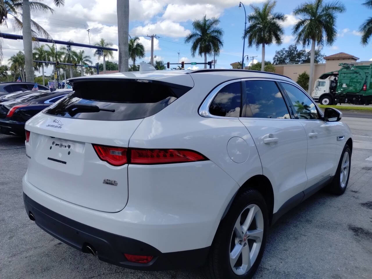 Used 2019 Jaguar F-PACE Premium AWD/4WD image 15