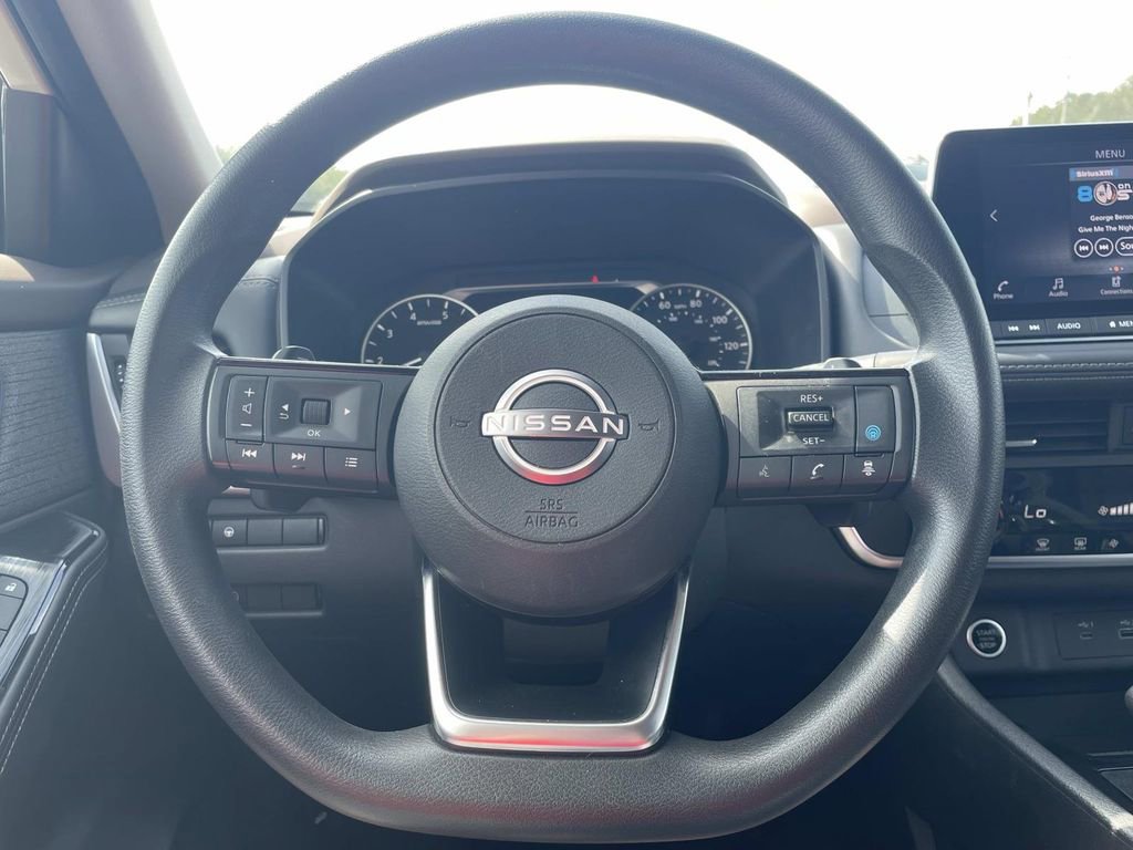 Used 2023 Nissan Rogue SV image 23