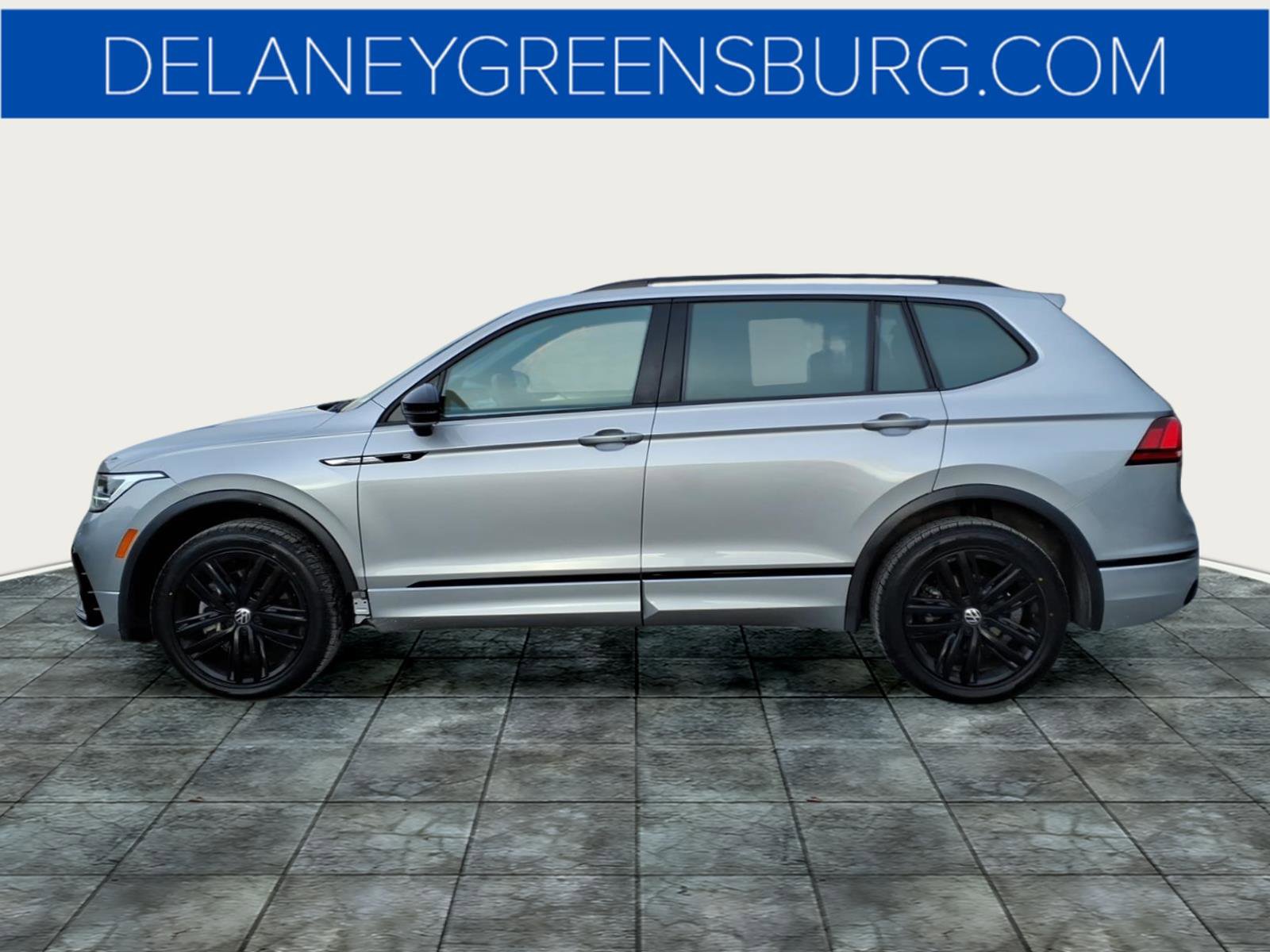 Used 2022 Volkswagen Tiguan SE R-Line image 6