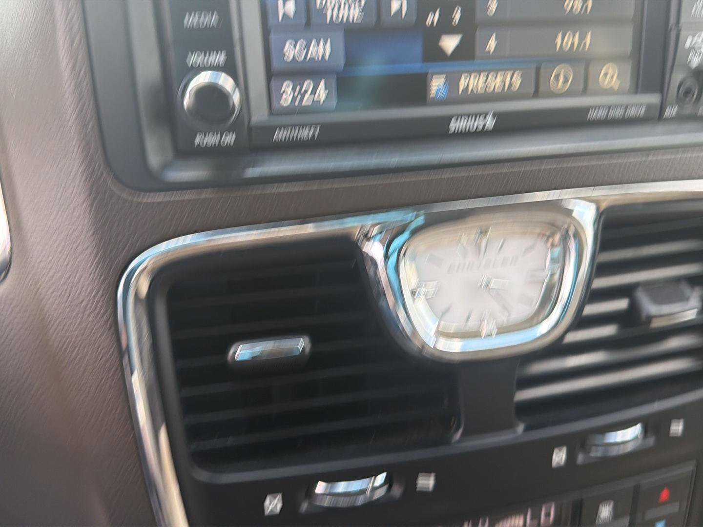 Used 2016 Chrysler Town & Country Touring FWD image 24