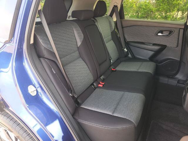 Certified 2023 Nissan Rogue SV FWD image 15