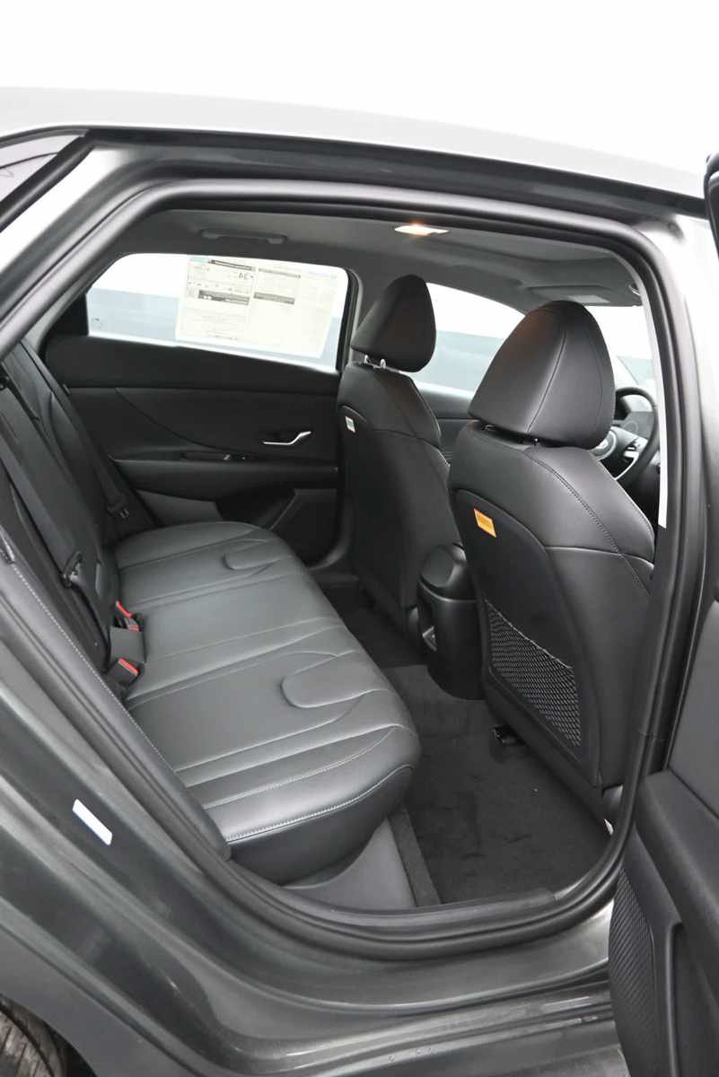 New 2026 Hyundai Elantra Limited FWD image 12