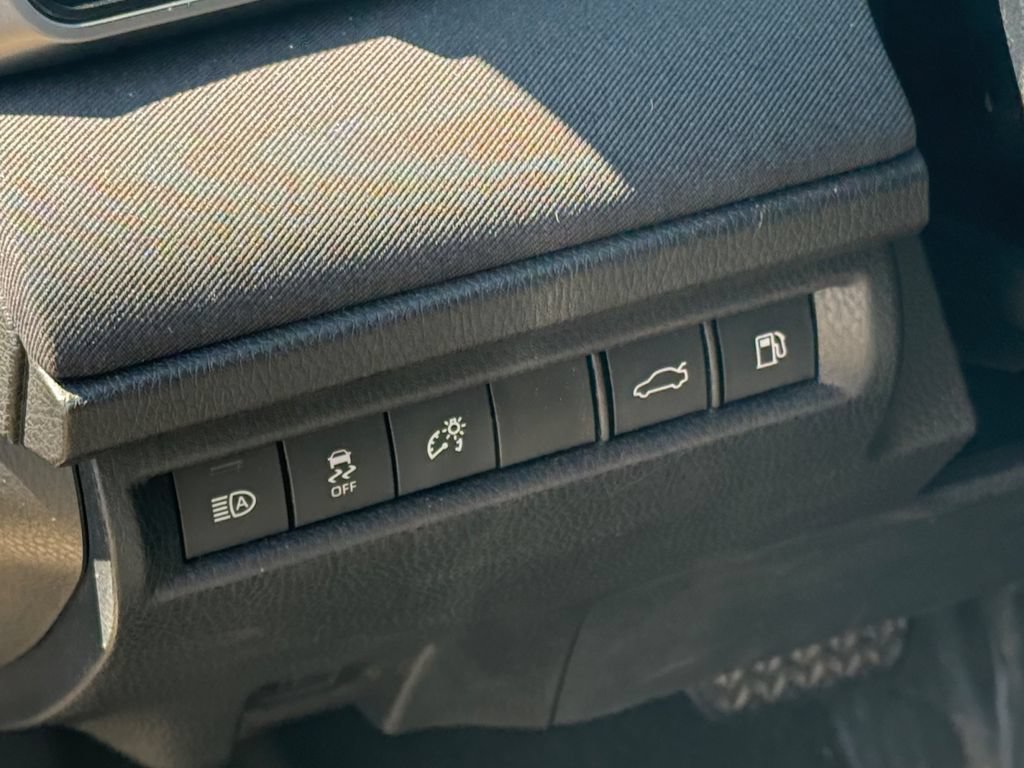 Used 2025 Toyota Camry LE FWD image 18