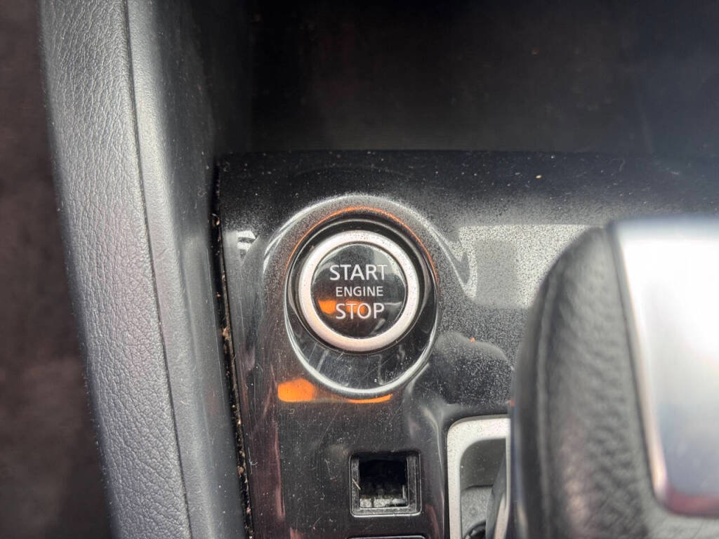 Used 2021 Nissan Versa SV image 13