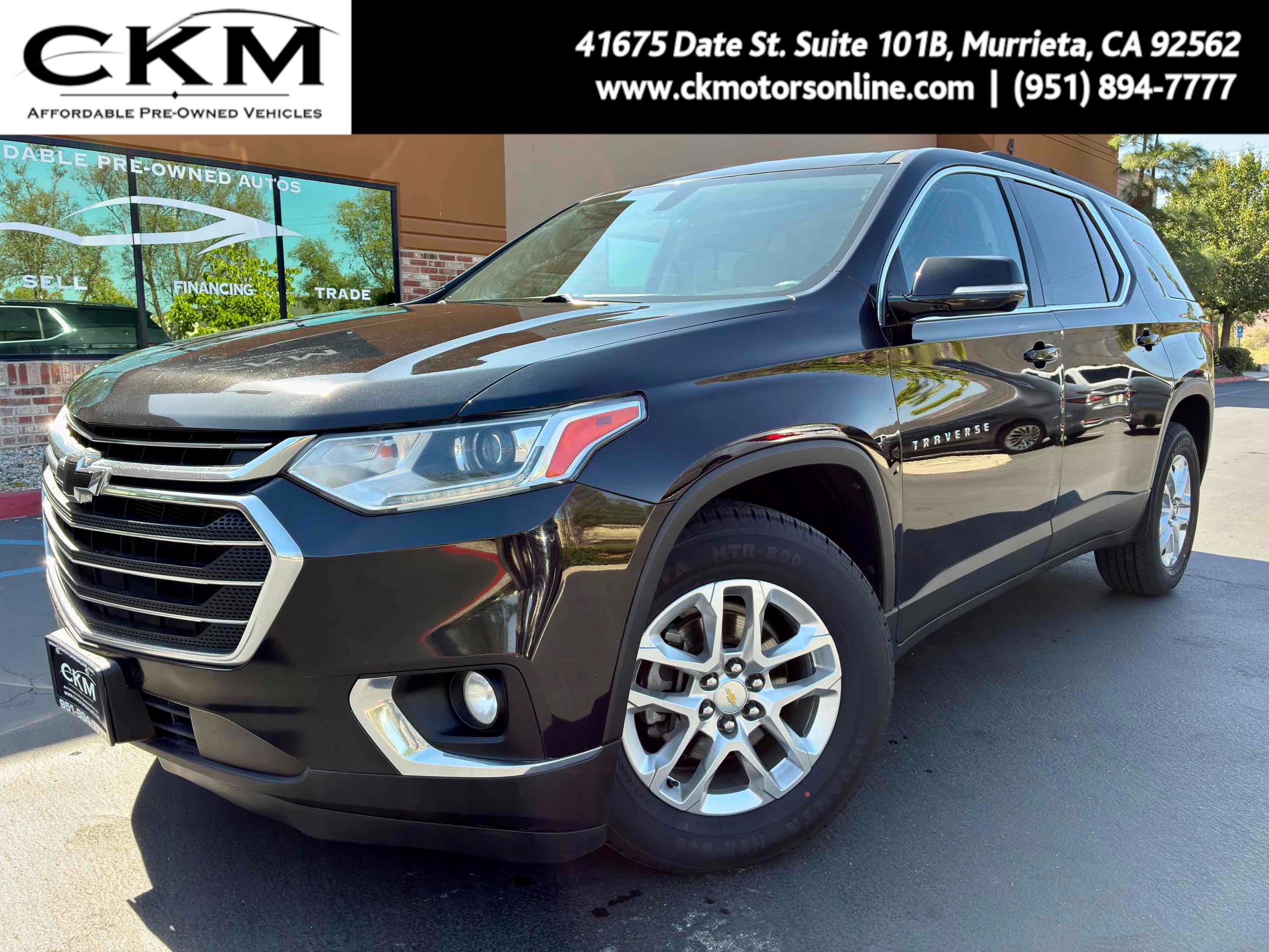 Used 2020 Chevrolet Traverse LT FWD image 1