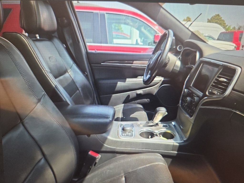 Used 2018 Jeep Grand Cherokee Overland AWD/4WD image 11