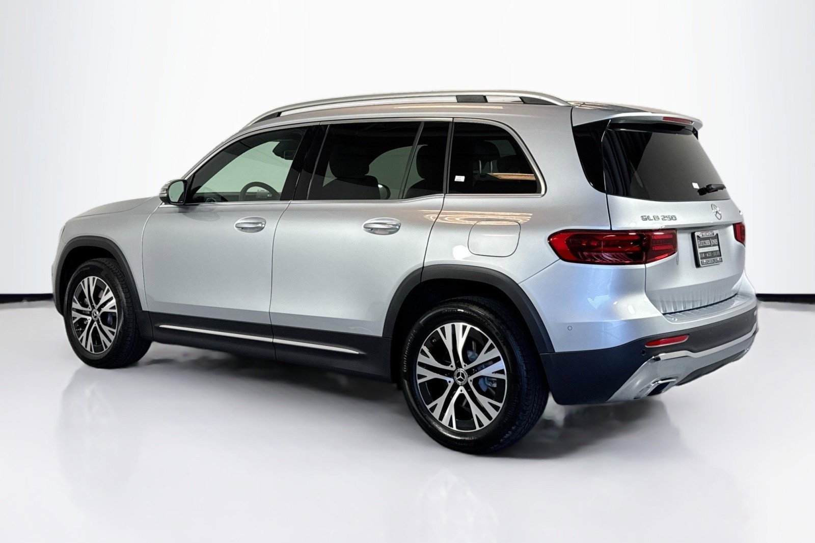 Used 2026 Mercedes-Benz GLB 250 4MATIC image 7