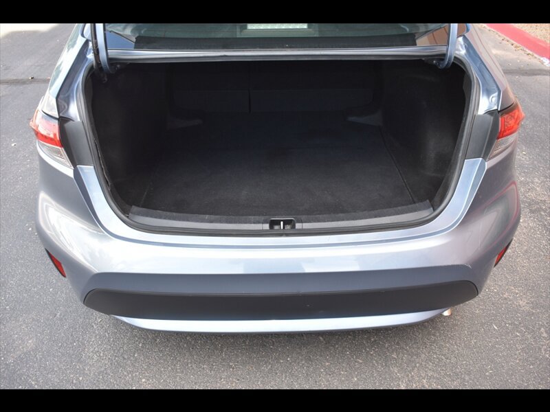 Used 2022 Toyota Corolla LE FWD image 22