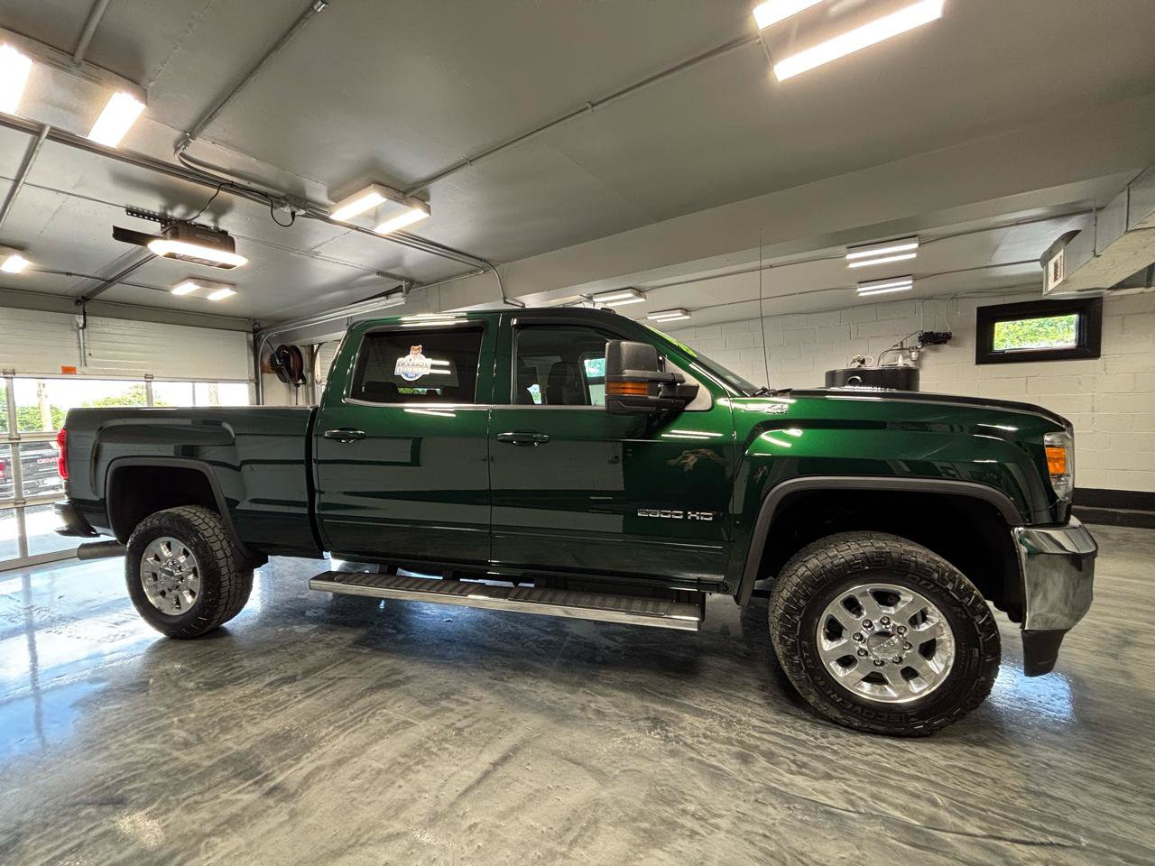 Used 2015 GMC Sierra 2500 SLE w/ SLE Preferred Package AWD/4WD image 14