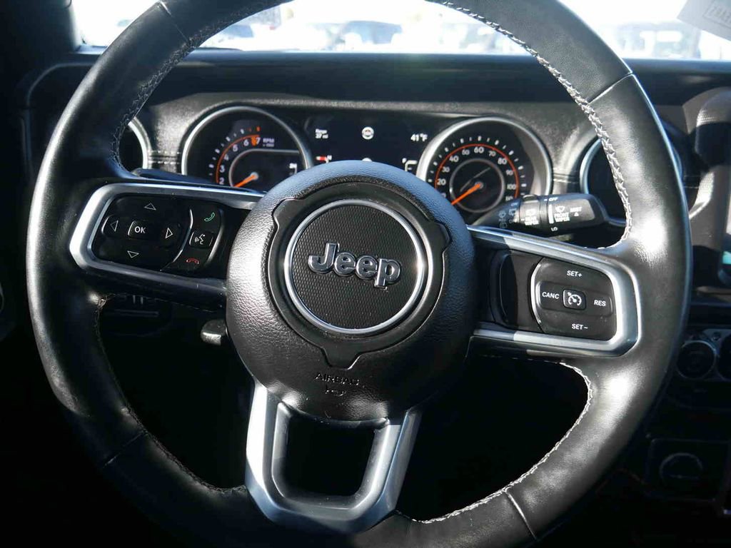 Used 2018 Jeep Wrangler Unlimited Sahara image 37