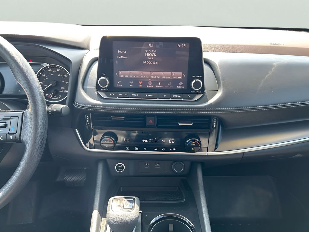 Used 2021 Nissan Rogue SV image 18