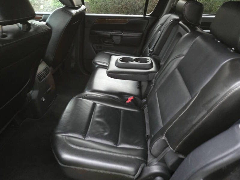 Used 2010 Nissan Armada Platinum image 15