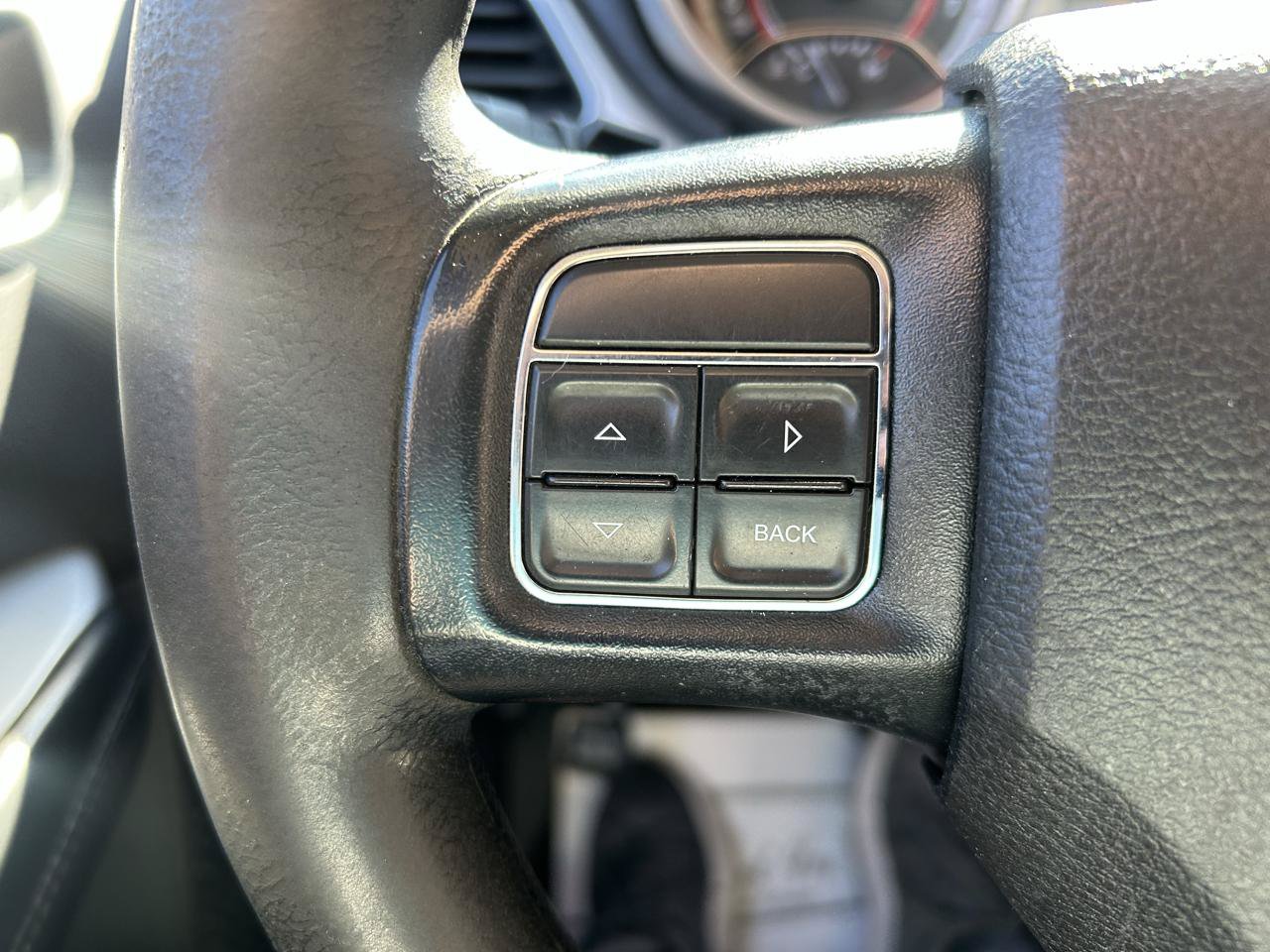 Used 2018 Dodge Journey SE w/ Blacktop Package FWD image 19