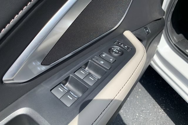 Used 2025 Acura RDX SH-AWD image 13
