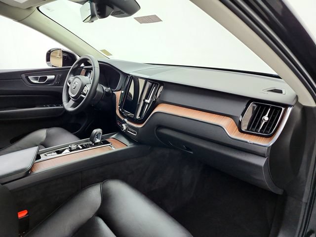 Certified 2024 Volvo XC60 B5 Plus w/ Protection Package Premier AWD/4WD image 17