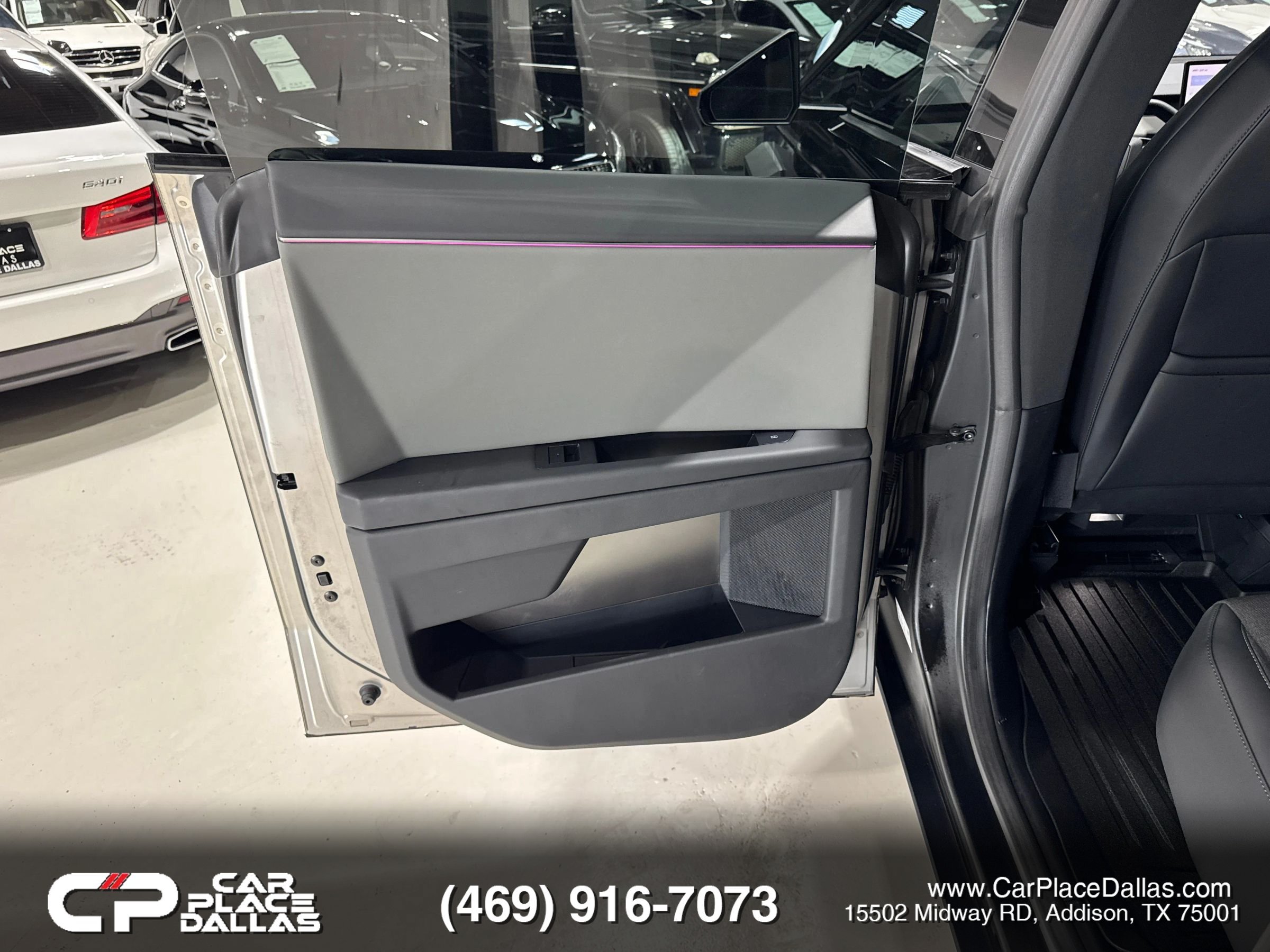 Used 2025 Tesla Cybertruck 2WD Crew Cab image 15
