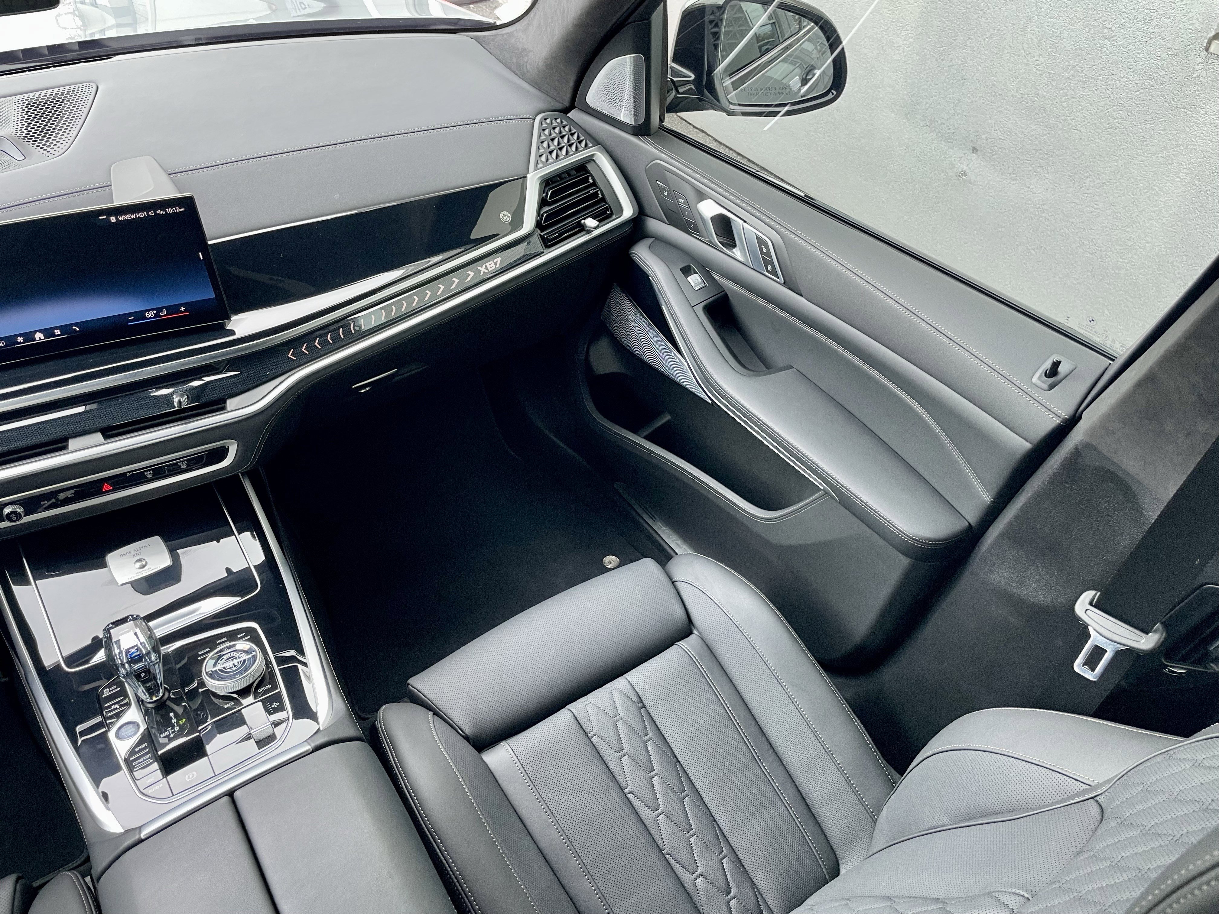 Used 2025 BMW ALPINA XB7 image 18