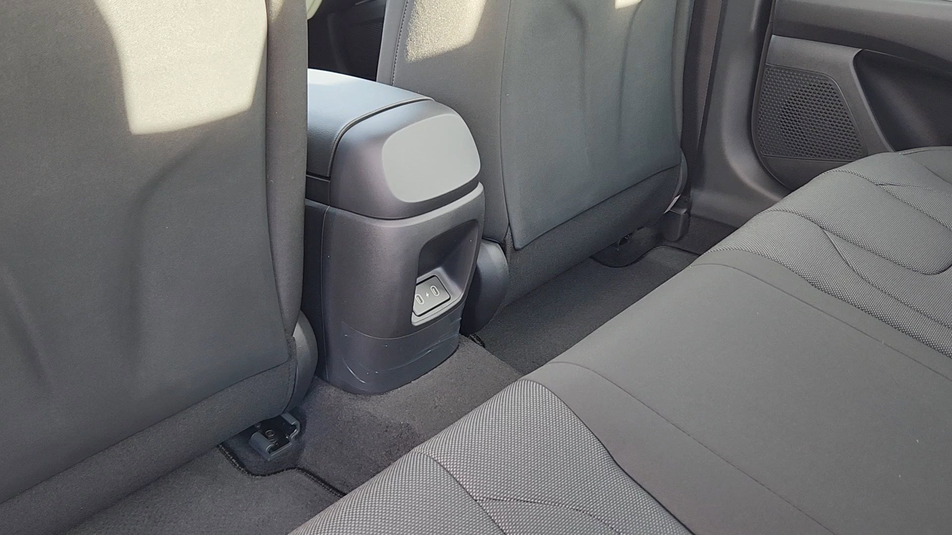 New 2026 Hyundai Elantra SE image 17