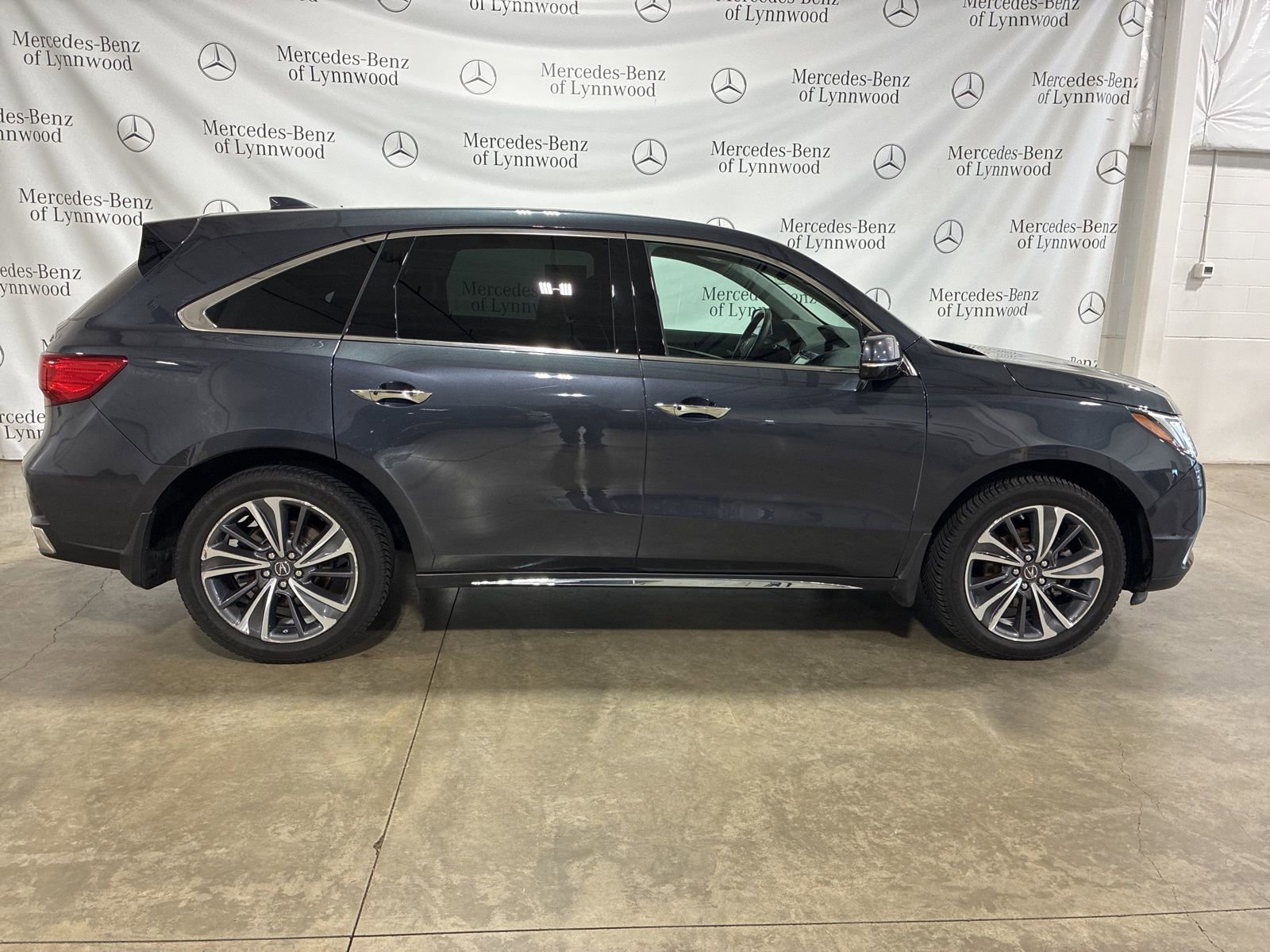 Used 2019 Acura MDX SH-AWD w/ Technology Package image 3