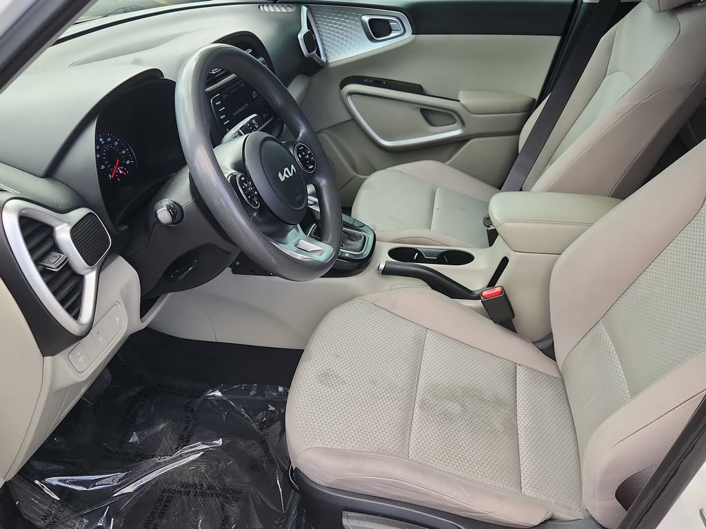 Used 2022 Kia Soul LX FWD image 7